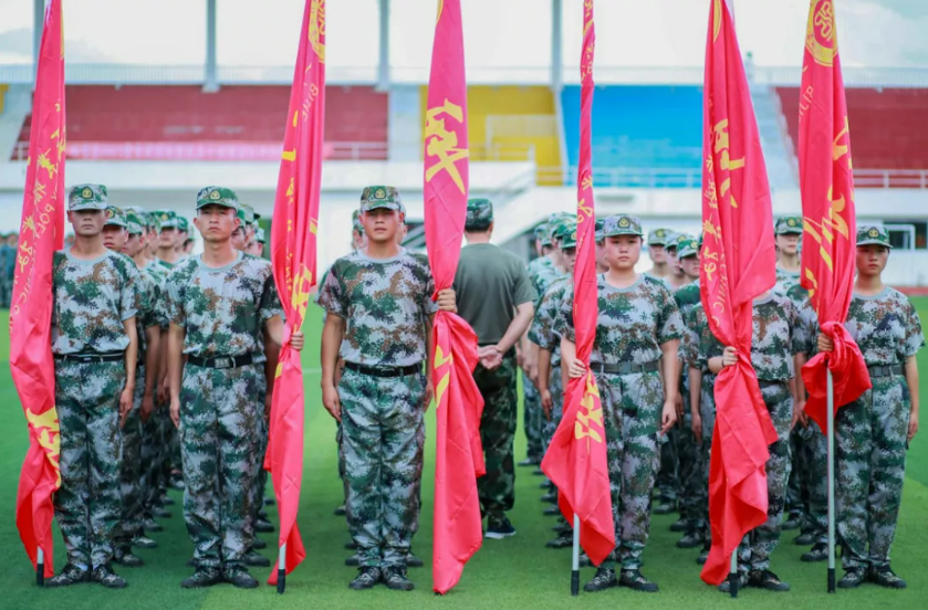 當(dāng)迷彩邂逅青春，記錄工職院軍訓(xùn)生活