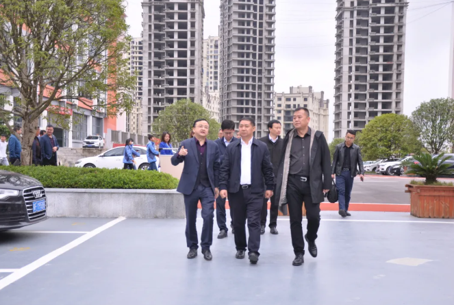 市委常委、市政府常務(wù)副市長周仕飛赴畢節(jié)工業(yè)職業(yè)技術(shù)學(xué)院調(diào)研