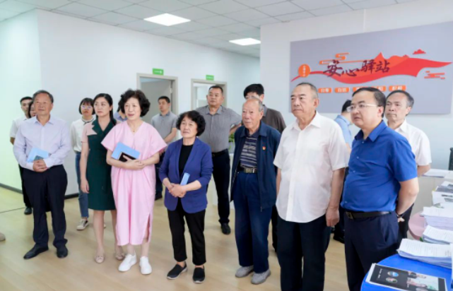 省、市關(guān)心下一代工作委員會赴畢節(jié)工業(yè)職業(yè)技術(shù)學院調(diào)研
